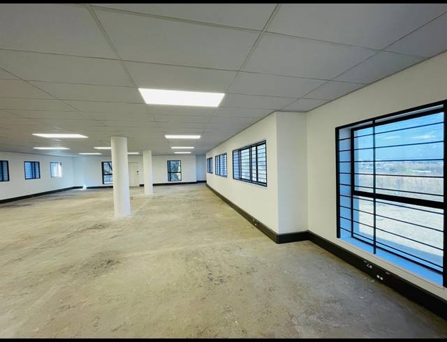 3,949M² OFFICE TO LET IN VORNA VALLEY